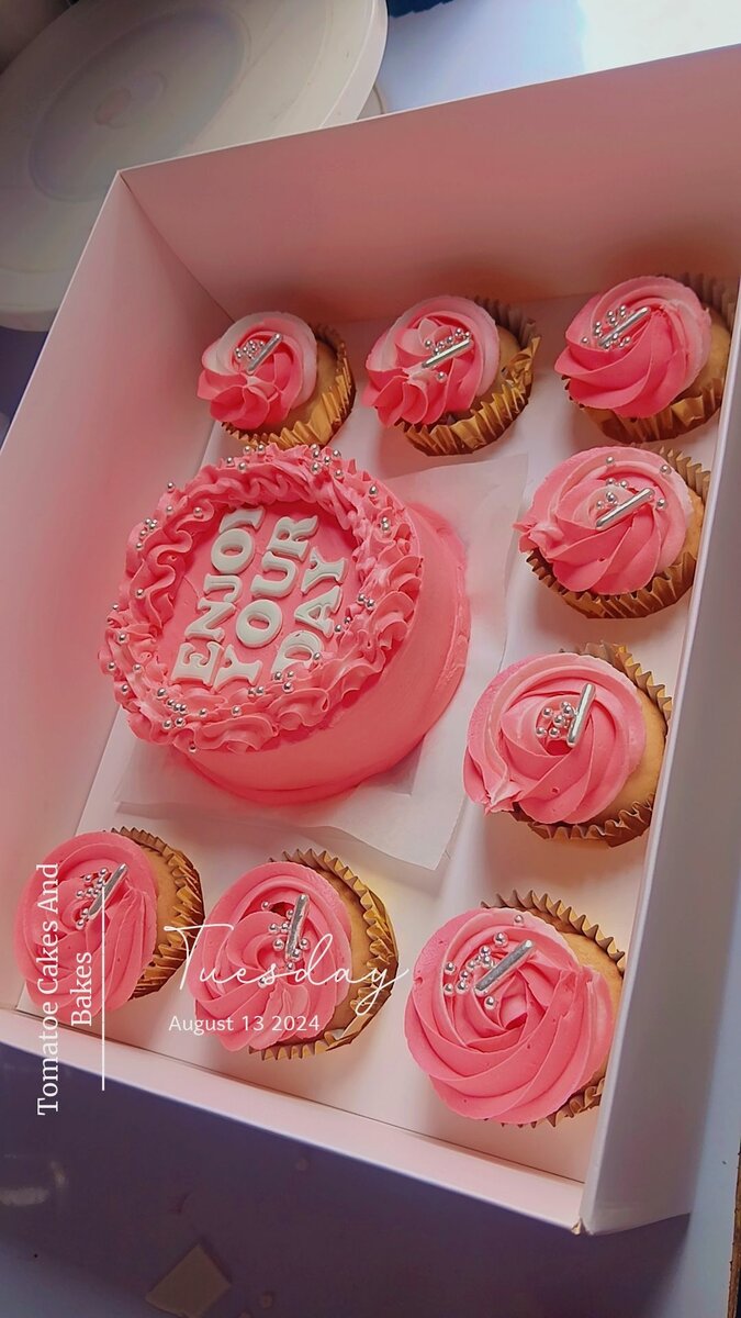 Bento with 8pcs Cupcakes