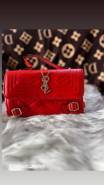 Elegant Women's Crossbody Bags