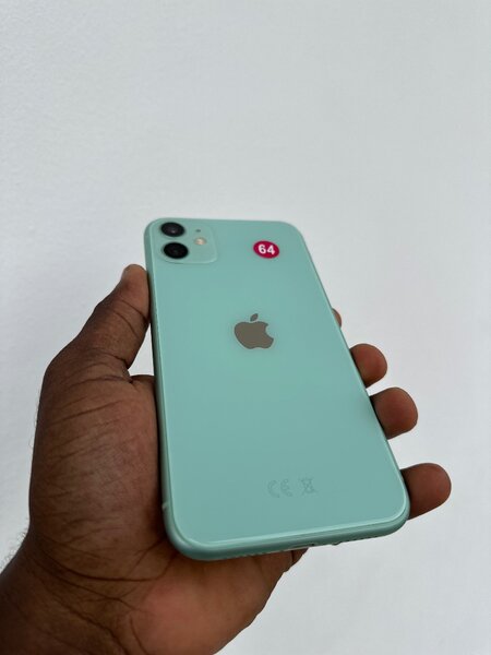 iPhone 11 quasi neuf