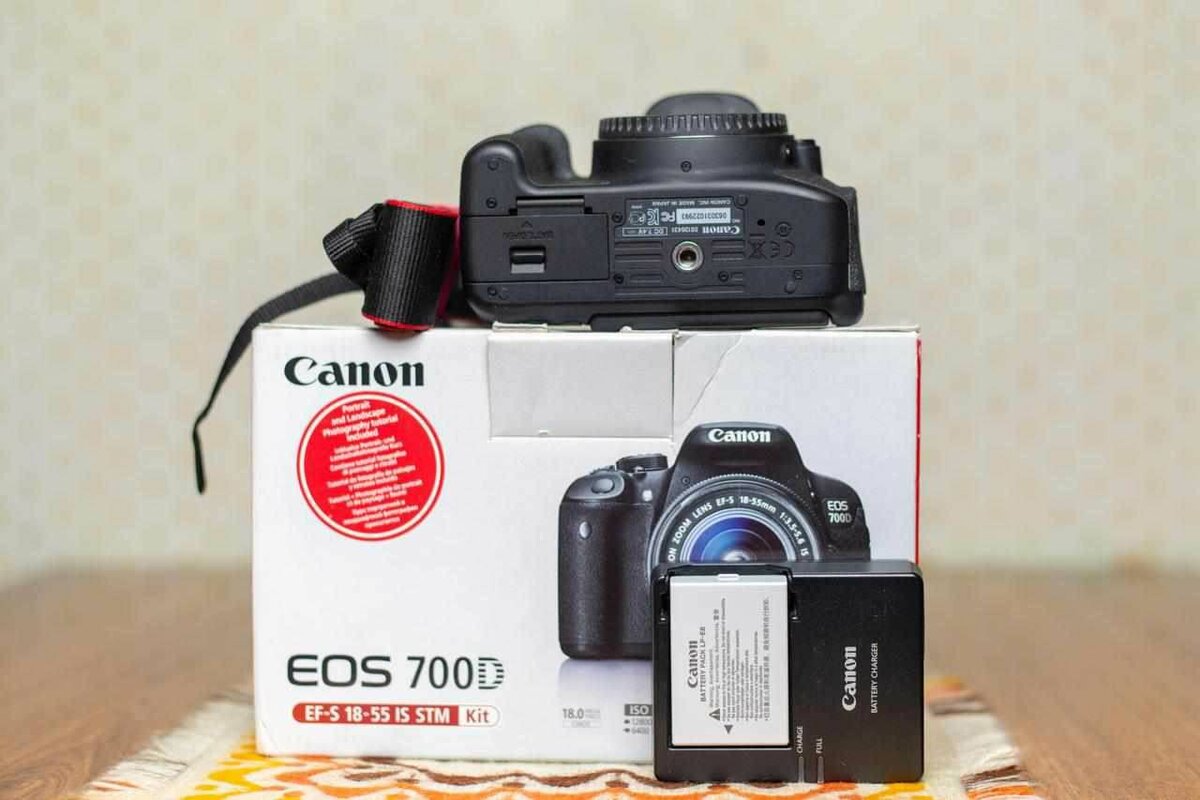 Canon EOS 700d