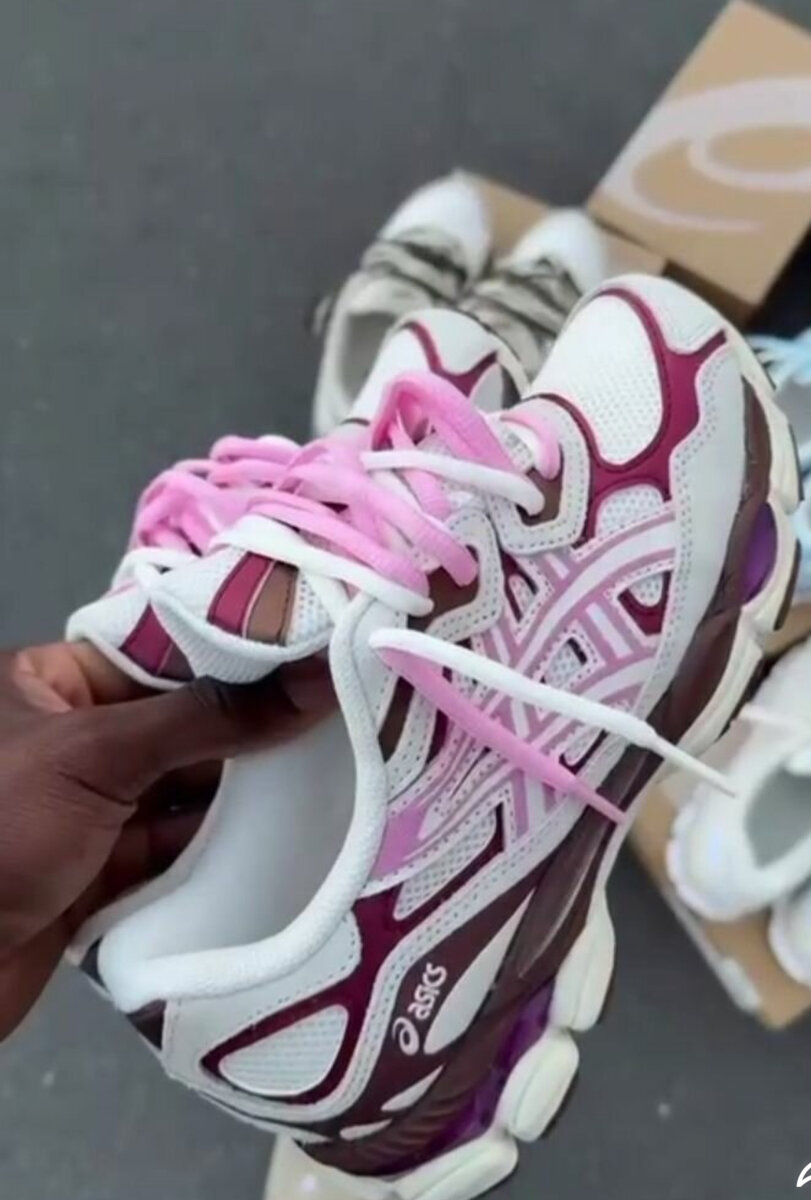 Baskets modernes colorées