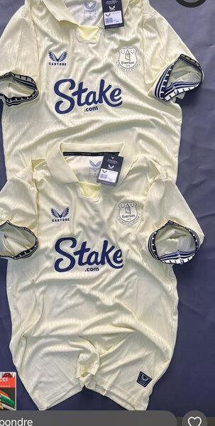 Maillot de football jaune