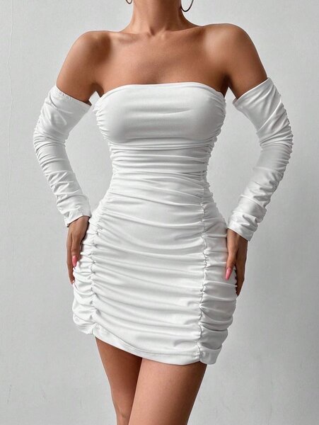 Robe moulante épaules nues