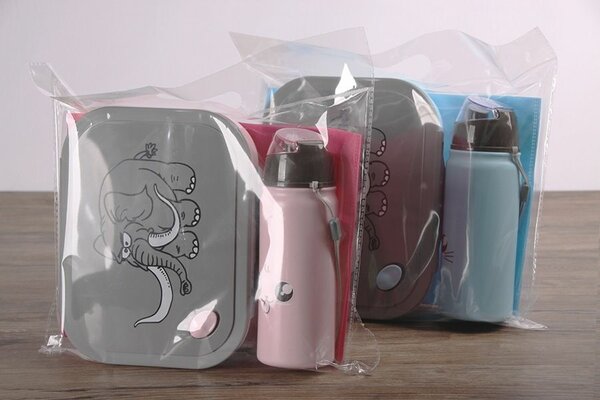 Gourde et boîte à goûter