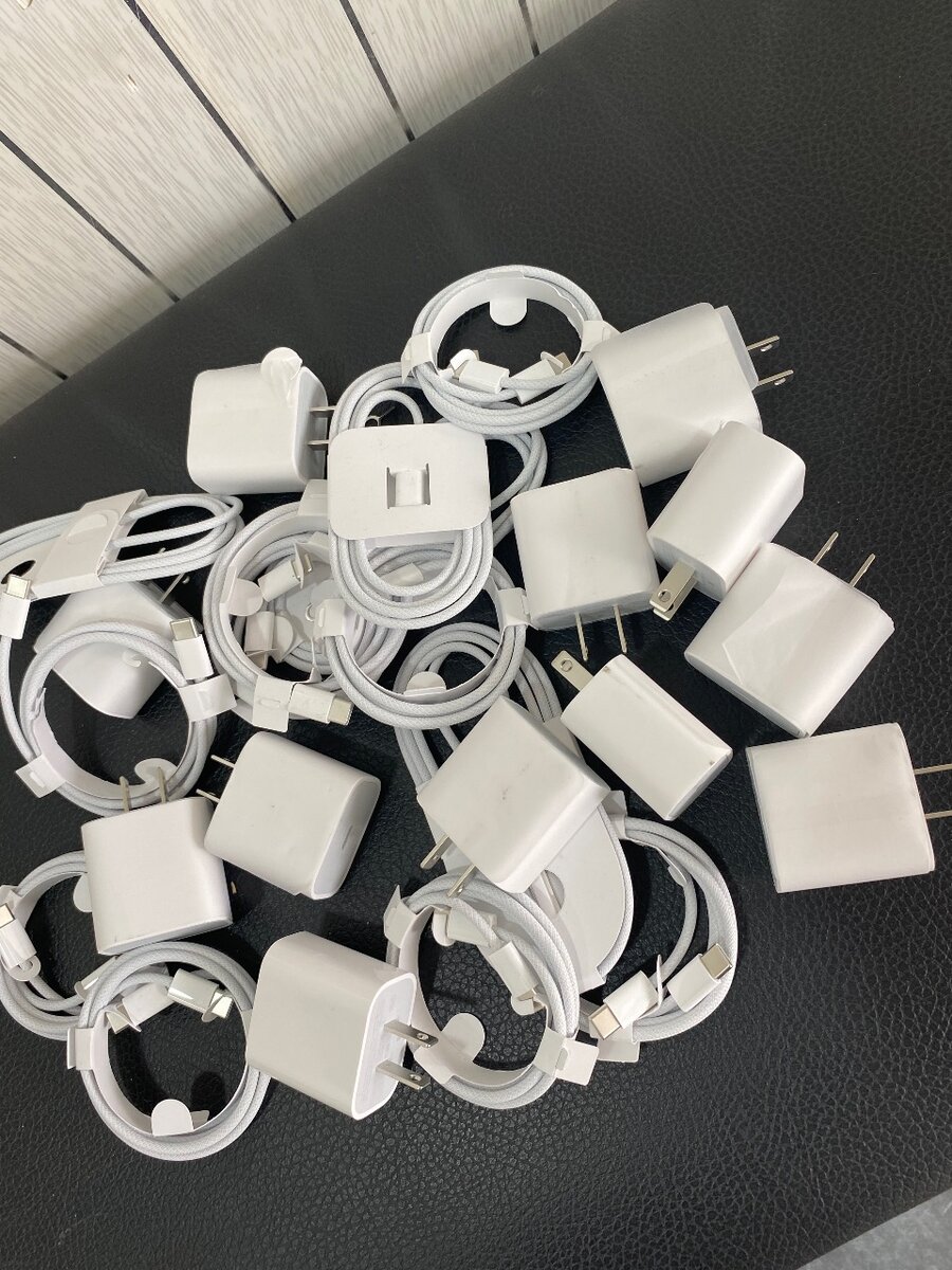 Chargeur original iPhone 15 & 16