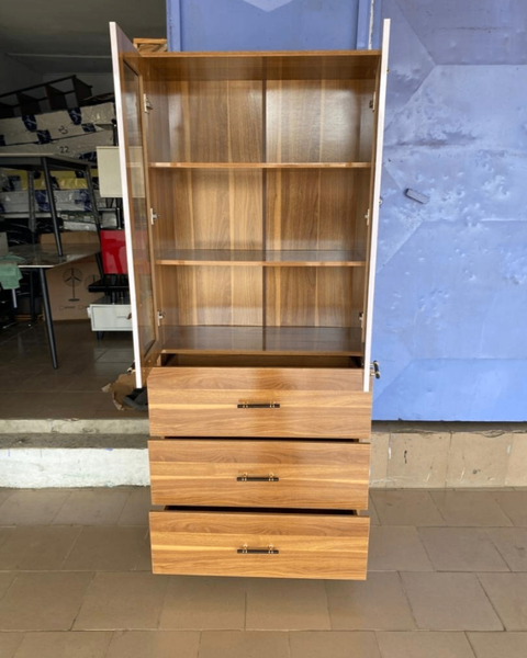 Buffet vitré en bois moderne