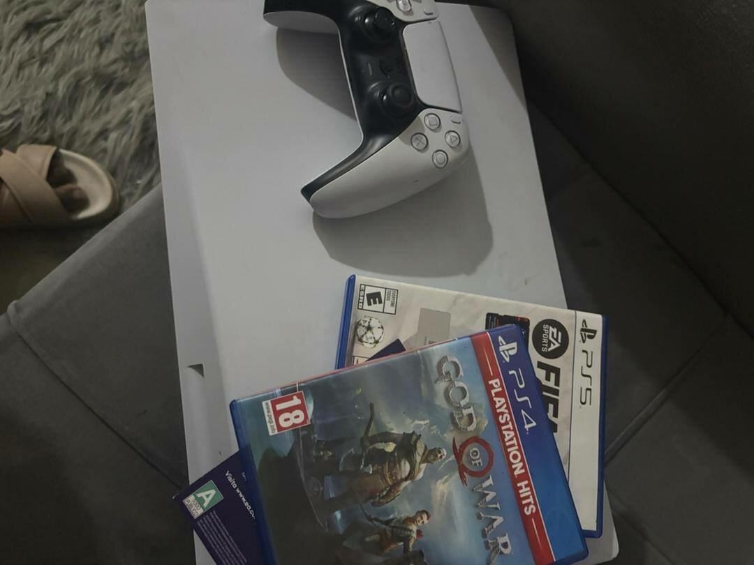 Console ps5 fat/ 2 cd offerts