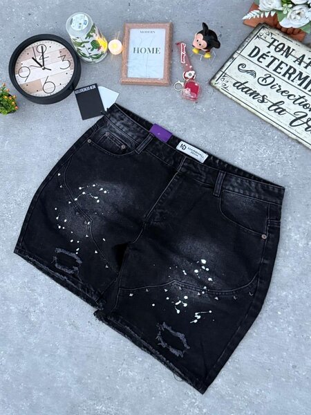 Short en jean noir moderne