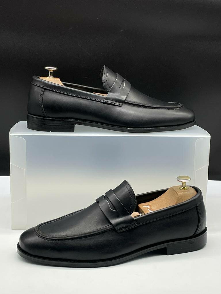 Soulier en 100% cuir noir