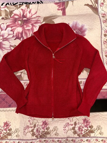 Свитер отличного качества