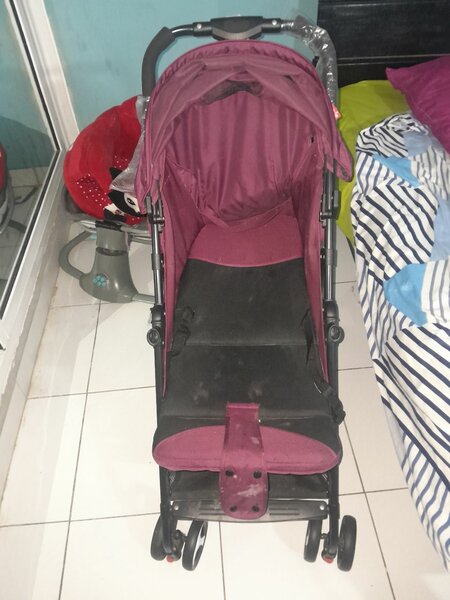 Poussette compacte bébé