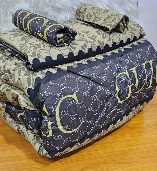 1 Duvet ,2 pillow cases and 1 flat sheet with print