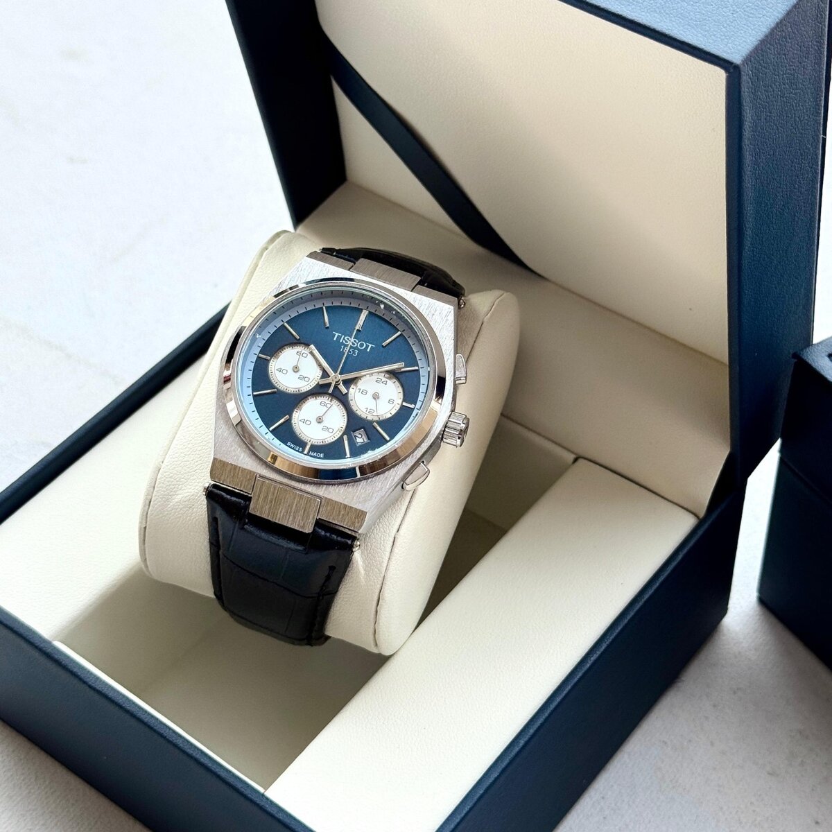 QUALITY LEATHER WATCH