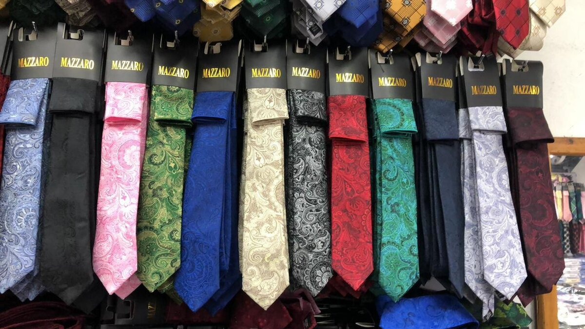 Men's necktie