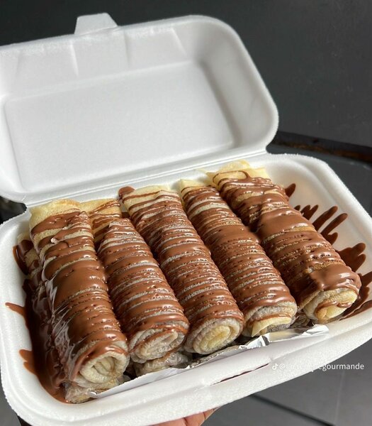 Crêpes roulées au chocolat