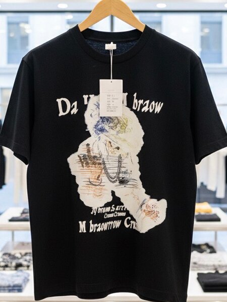 T-shirt graphique noir tendance