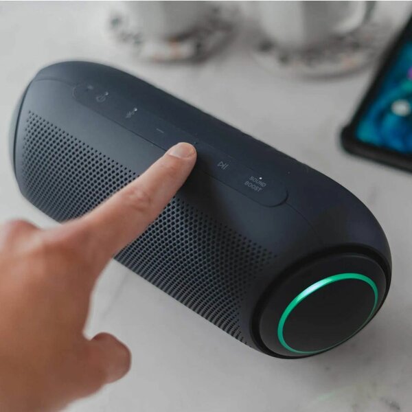 LG XBOOM Go PL7 with Meridian Audio Technology Bluetooth Spe