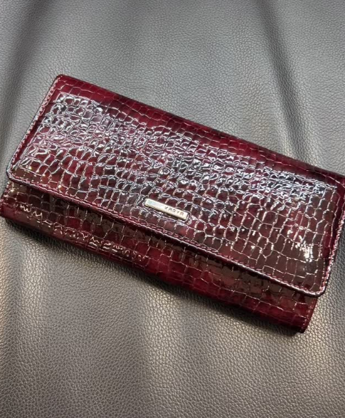 Кошелек женский из натуральной  кожи