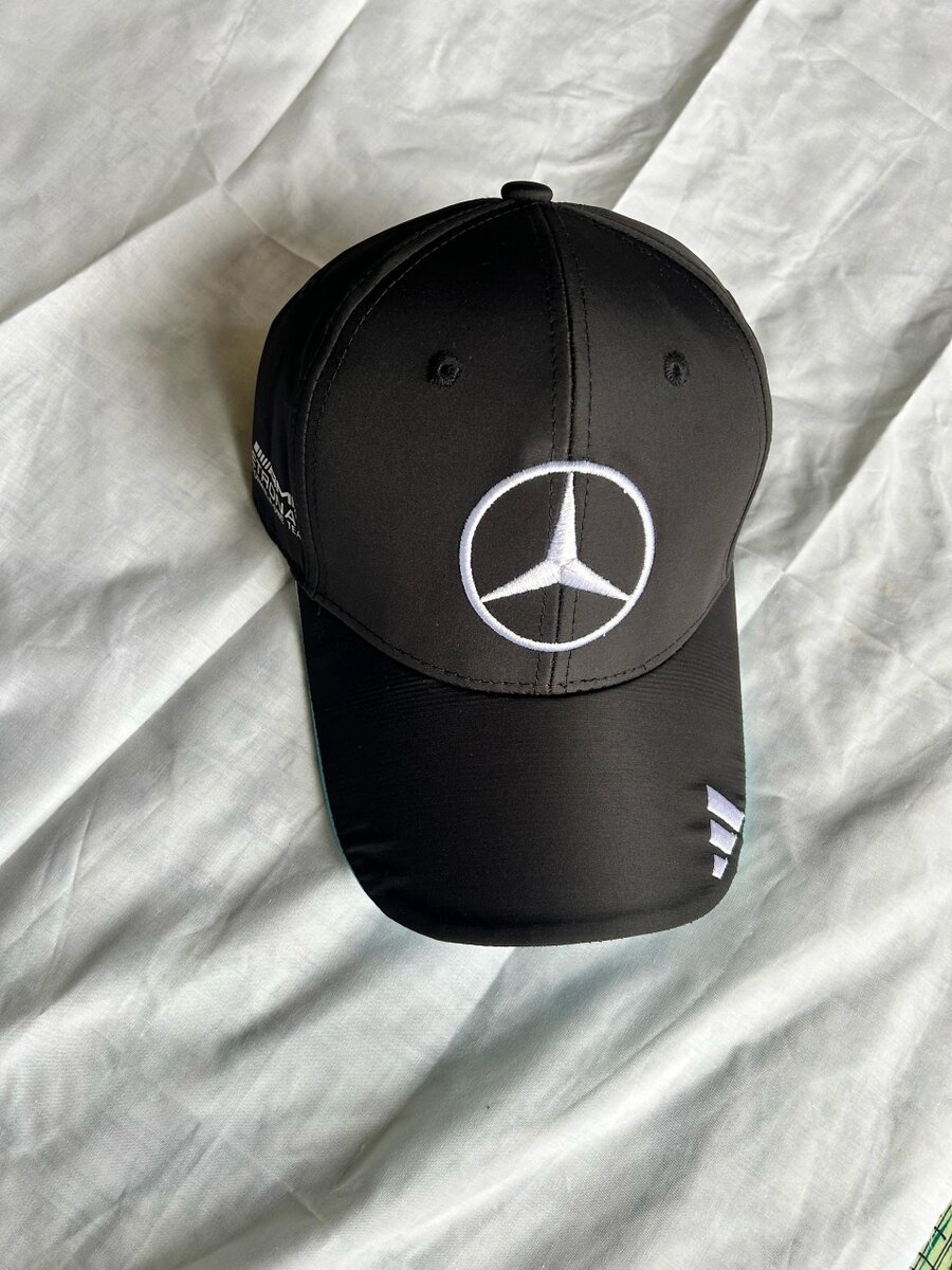 Mercedes petronas AMG 2025 cap