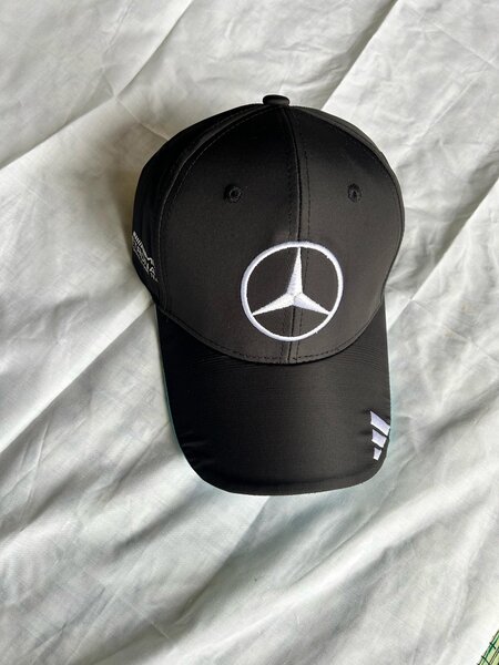 Mercedes petronas AMG 2025 cap