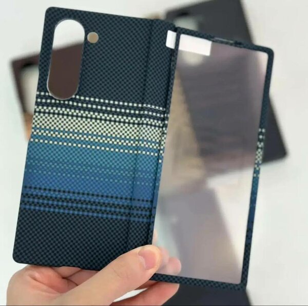 Coque en carbone fold 3a7
