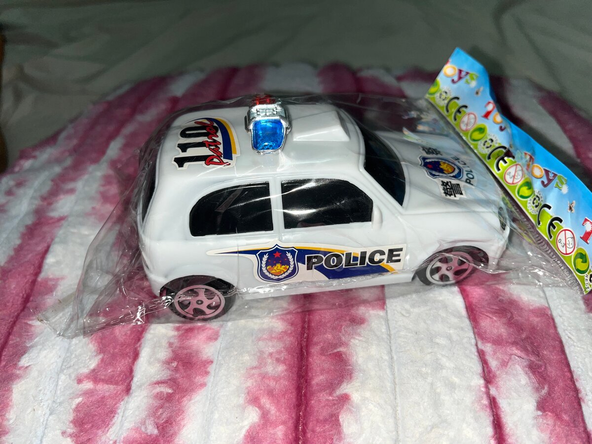 Voiture jouet police enfant