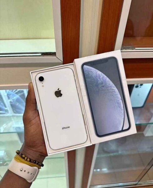Smartphones Apple iPhone XR