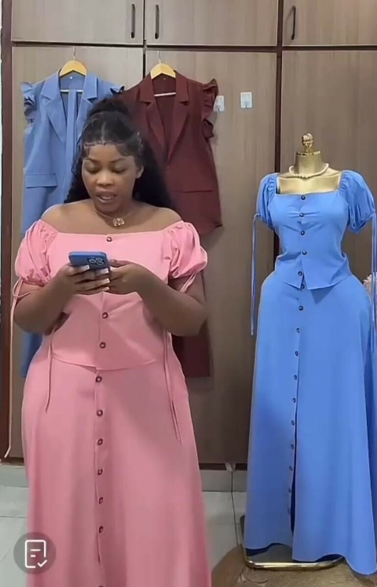 Robe élégante à boutons