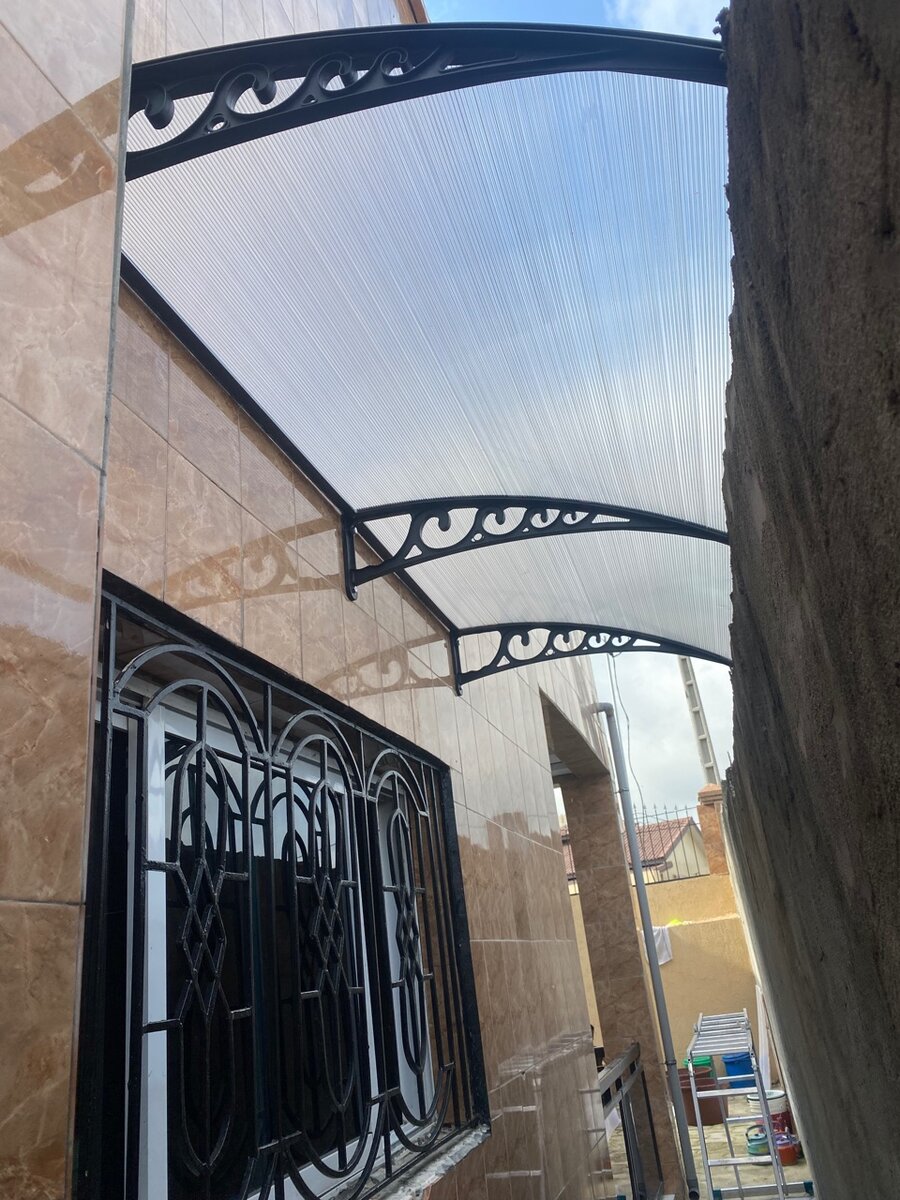 Auvent mural polycarbonate