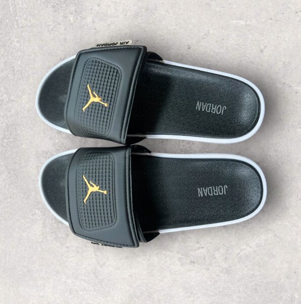 Sandales noires tendance