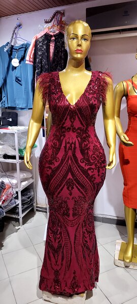 Robe longue élégante à sequins