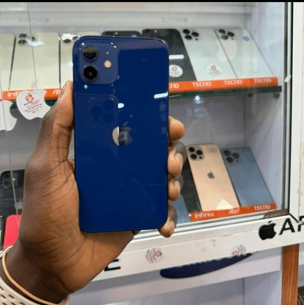 iPhone 12 reconditionné bleu