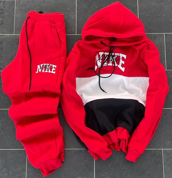 Survêtement à capuche Nike coloré