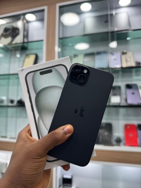 iPhone 15 Plus