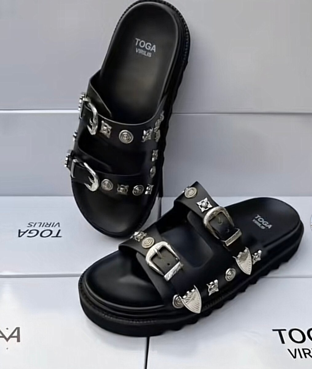 Sandales à boucles tendance