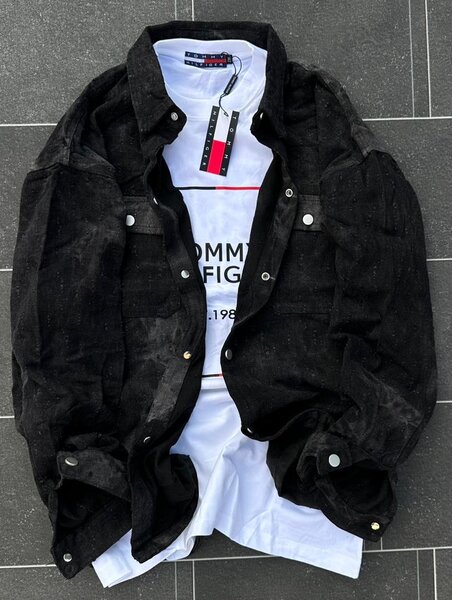 Chemise Noire et T-shirt Blanc