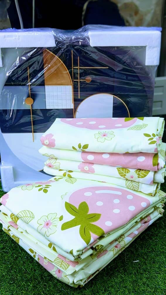 set includes 2 flat sheets and 4 pillowcases