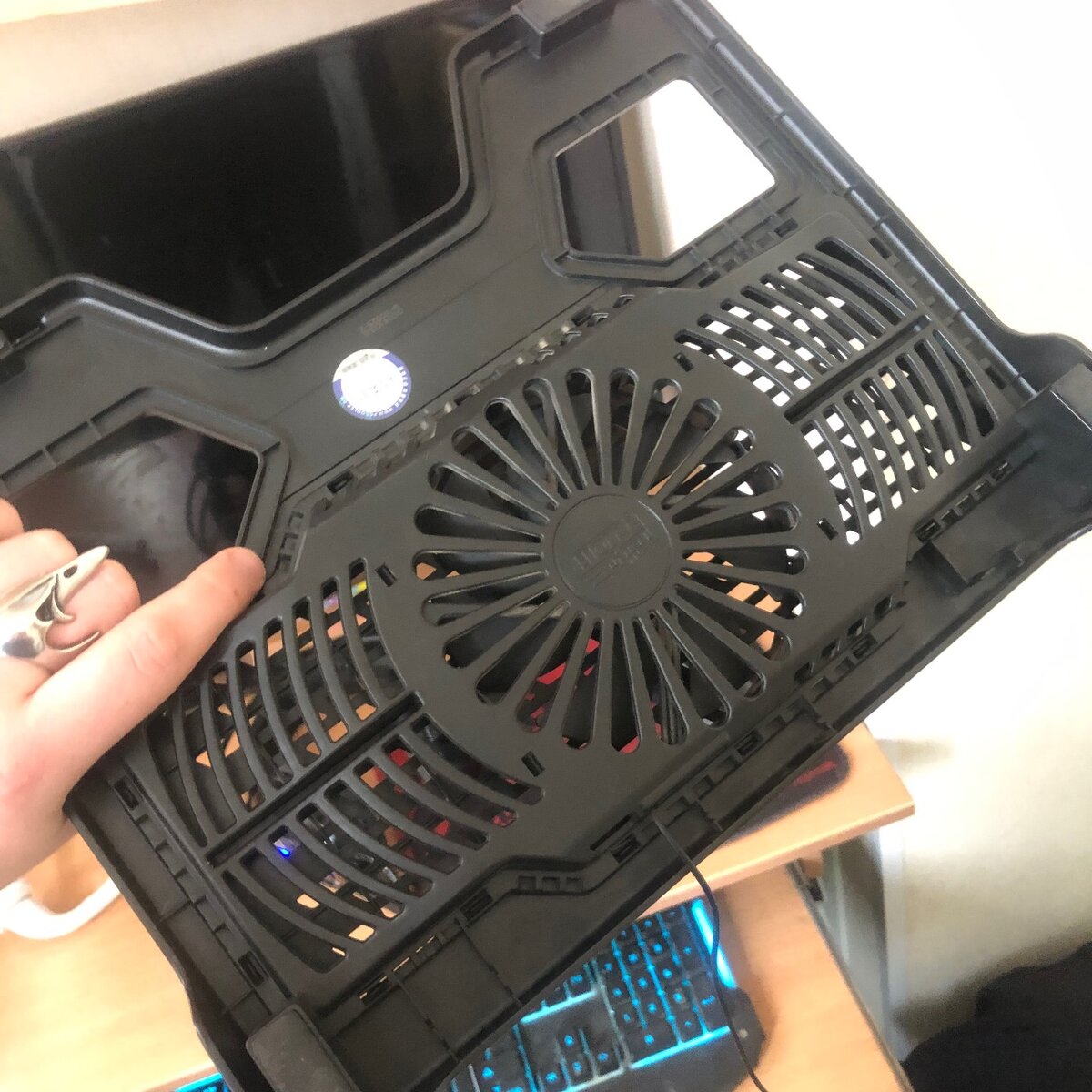 Подставка и кулер охлаждения для ноутбука,фирма cooler