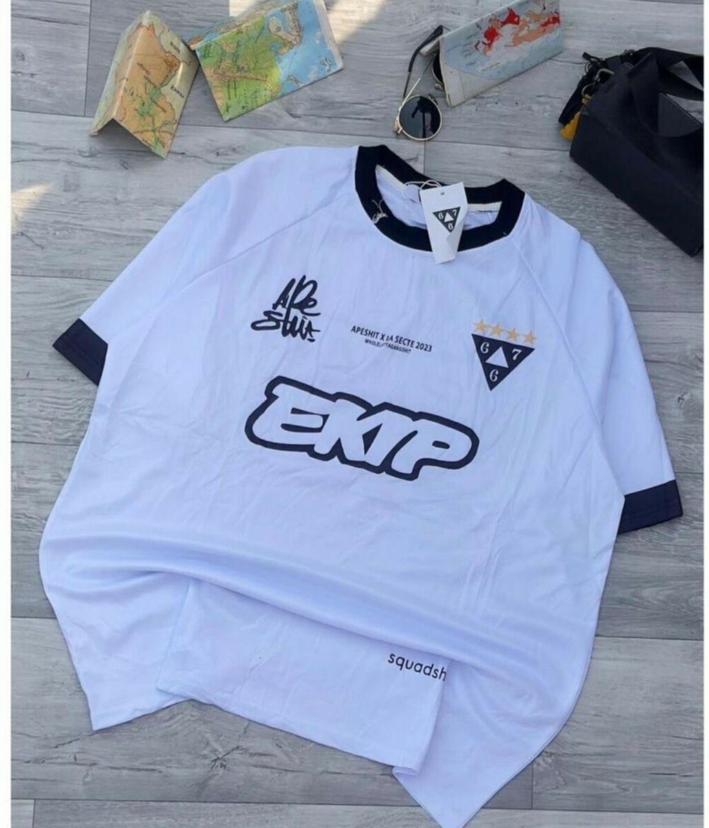 Maillots de football stylisés