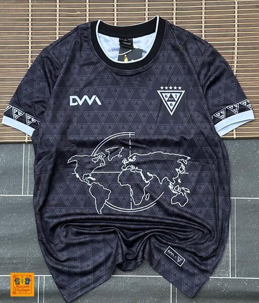 Maillot de football noir design