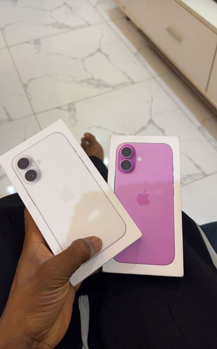 iPhone 16 physical Sim