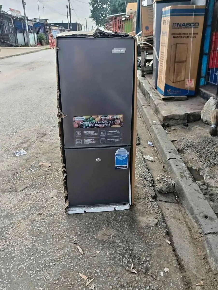 Mini réfrigérateur compact moderne