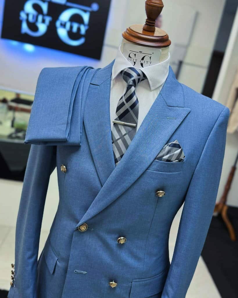 blue men's suit