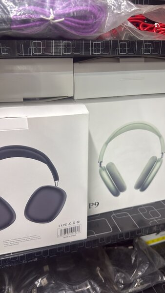 P9 headphone
