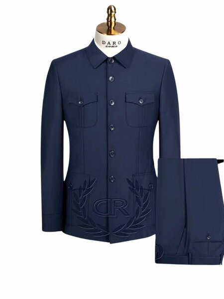 Costume élégant pour hommes