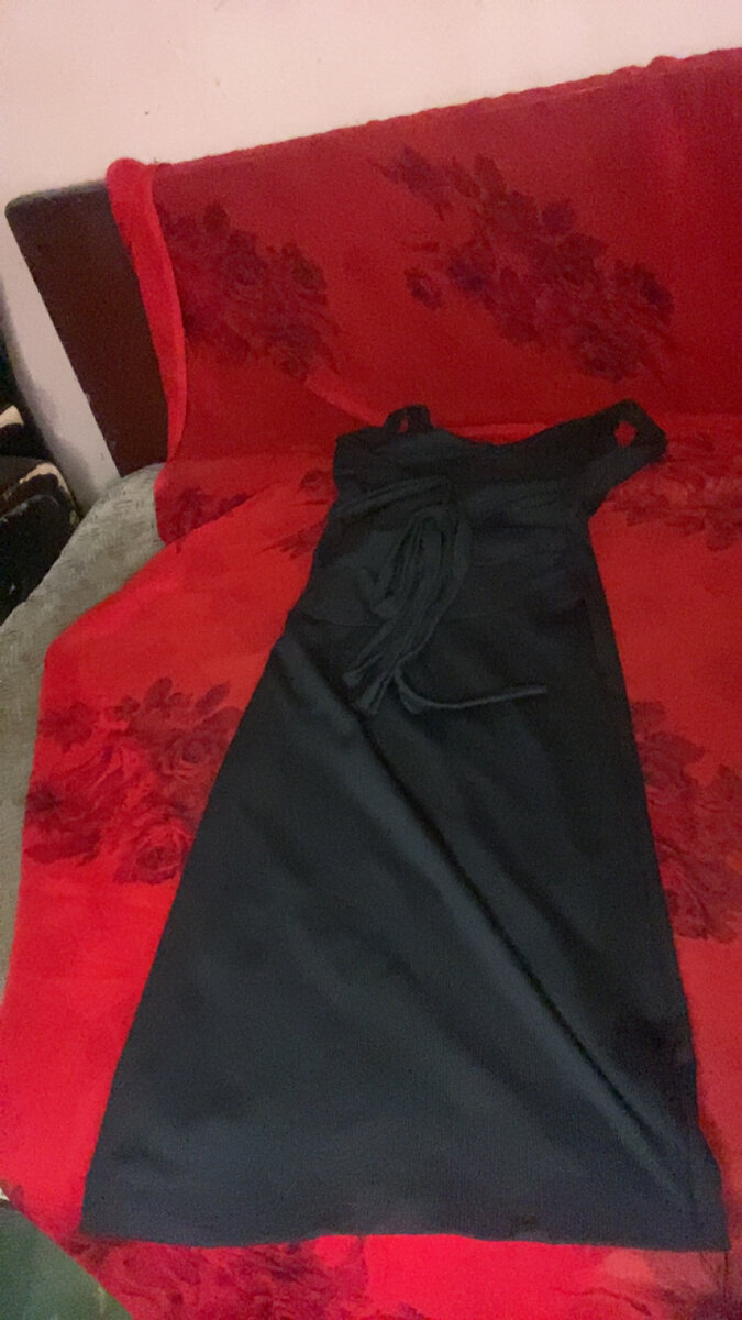 Robe élégante noire soirée