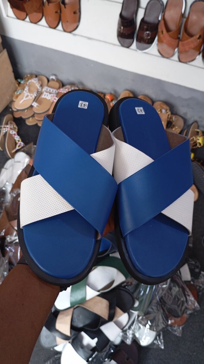 Sandales croisées en cuir