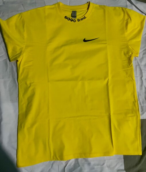 T-shirt jaune "Just Do It"