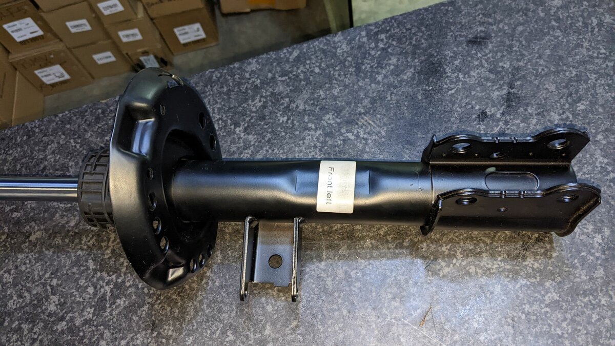 Front Shocks Absobers For Mercedes Benz GLA300 W156 2020