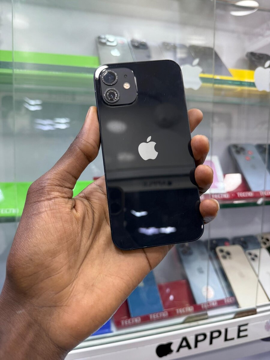 Disponible 12 64go sans id